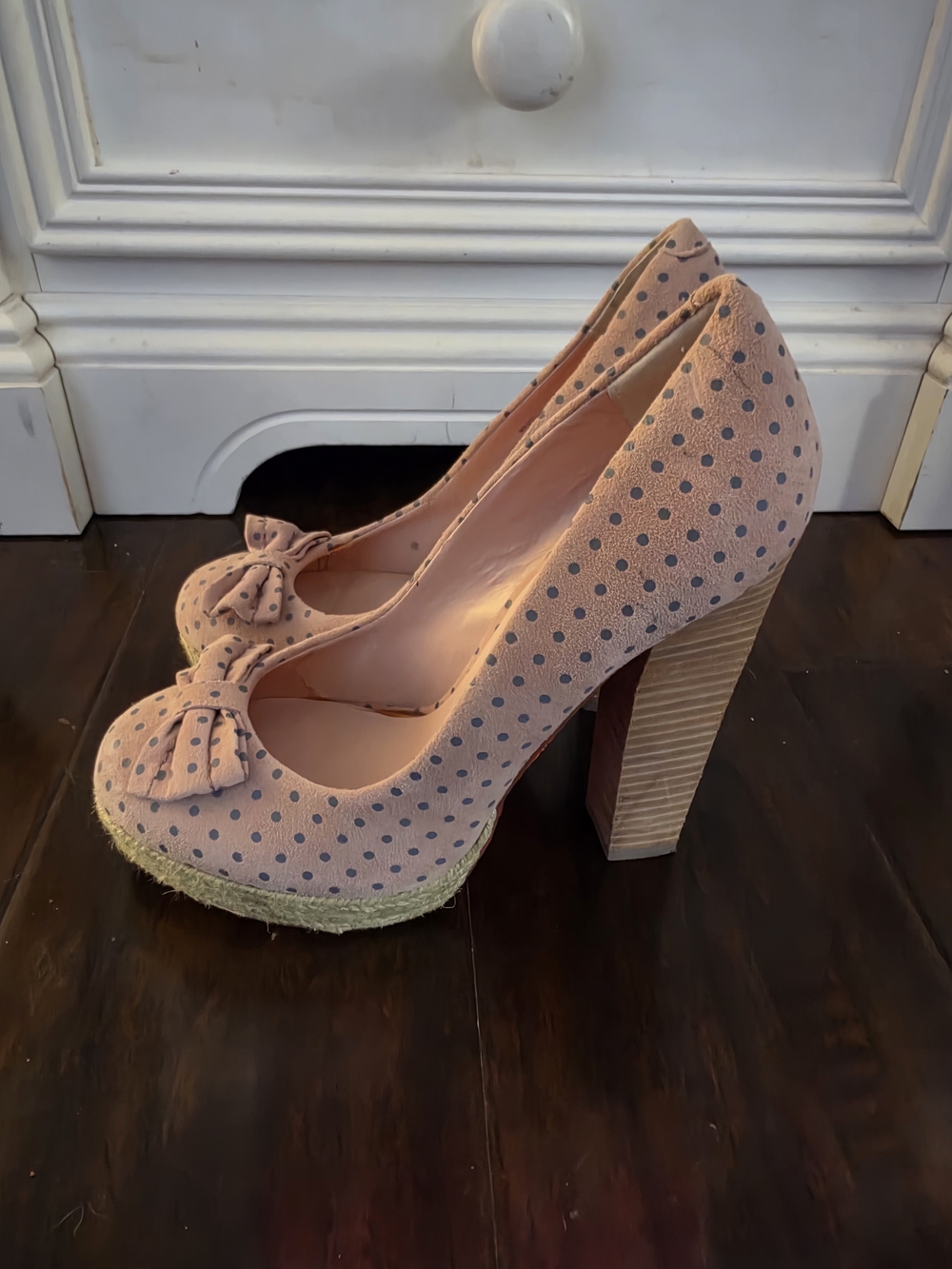 Betsey Johnson Maggi Pink Polka Dot Bow Pumps Size 8 HTF